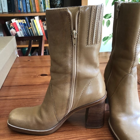 Vintage 70's Mid-Calf Leather Boots - Picture 4 of 6